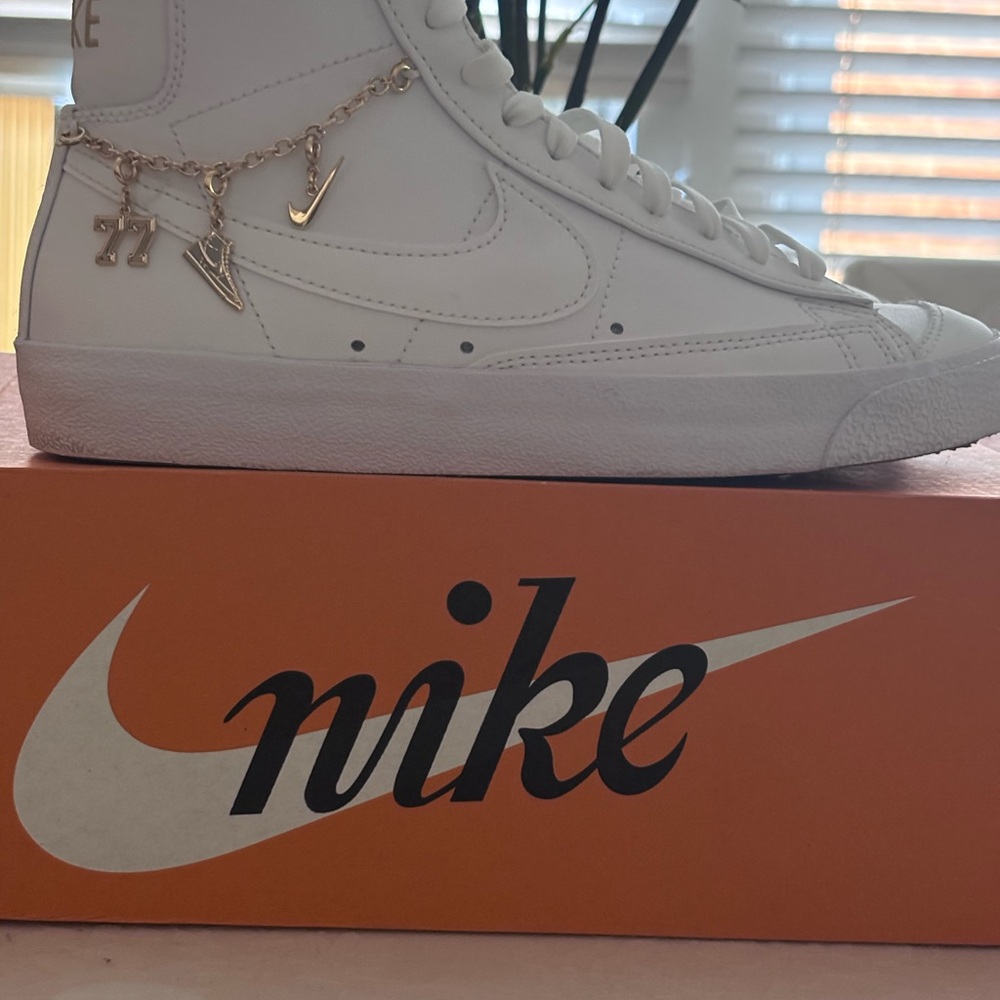 Nike Blazer Mid '77 LX in White and Gold